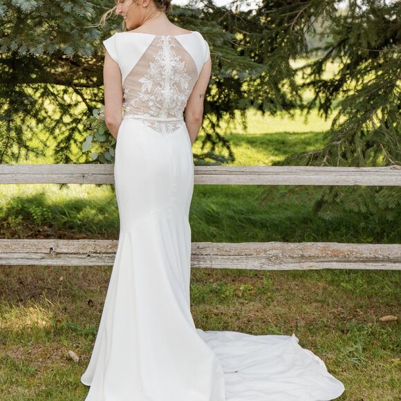 Mikaella 2250 Wedding Gown Size 10 Crepe - Picture 6 of 9